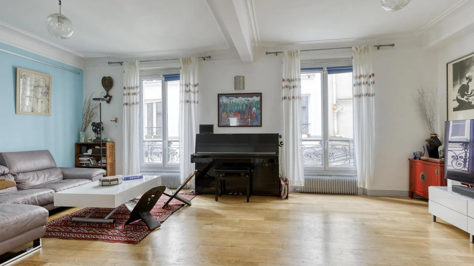 Large Duplex Flat In A Courtyard - Trendy Paris 10 Apartment