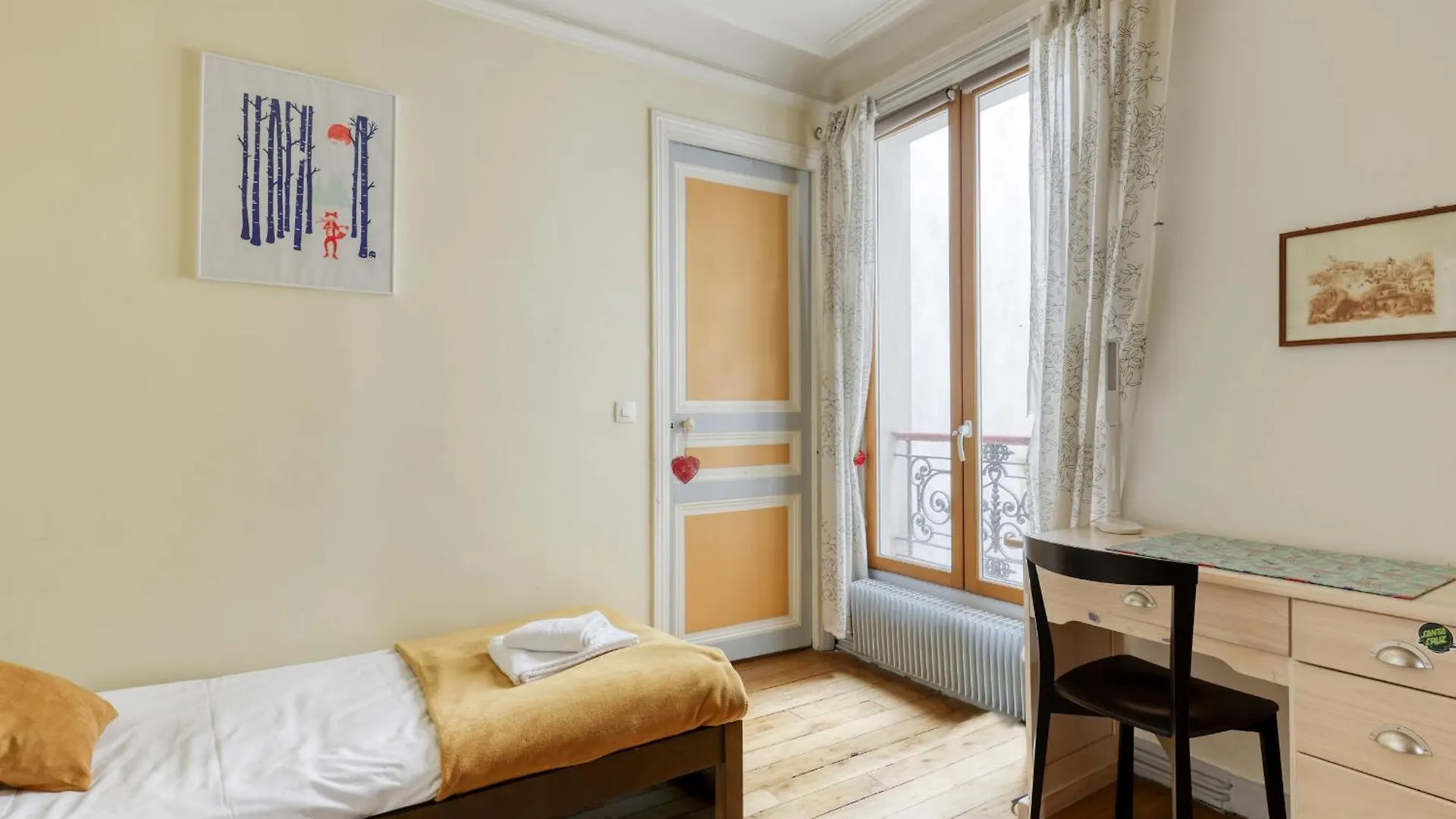 Appartamento Large Duplex Flat In A Courtyard - Trendy Paris 10 0*,  Francia