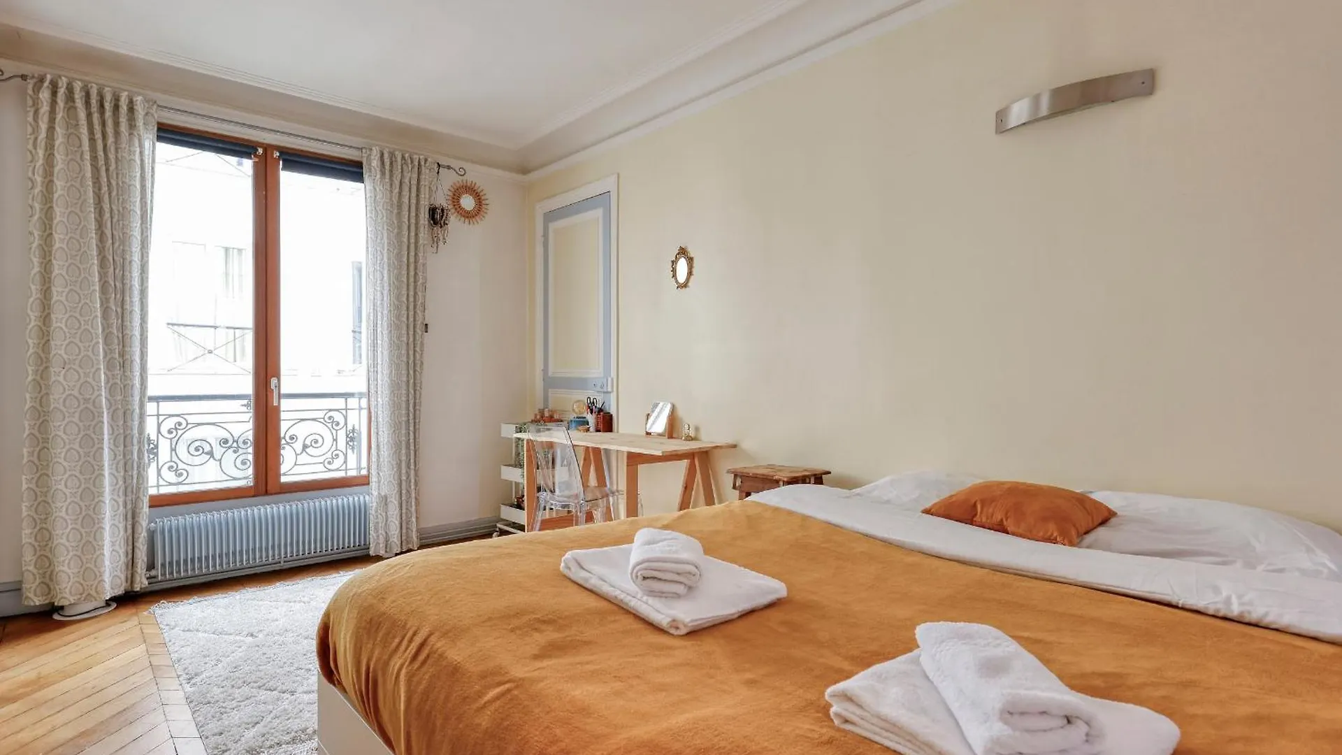 Appartamento Large Duplex Flat In A Courtyard - Trendy Paris 10